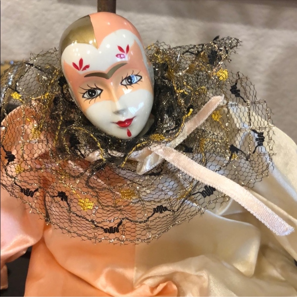Decorative Mask with Lace and Ribbon - Picture 3 of 10